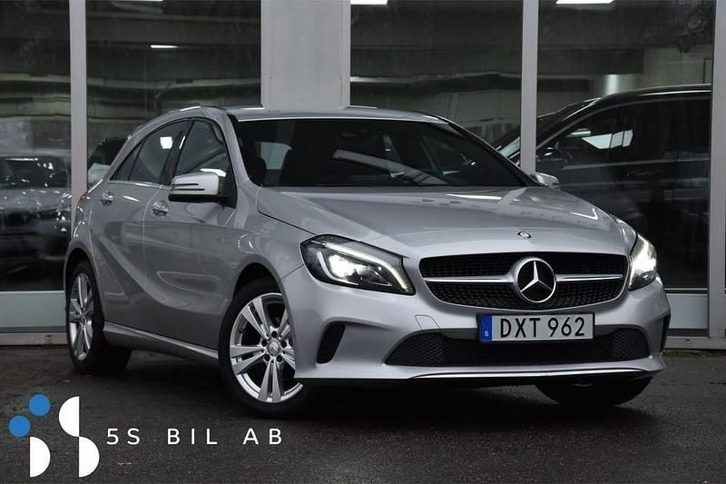 Begagnad Mercedes A180 109 HK (80 kW) 2016 Silver Halvkombi