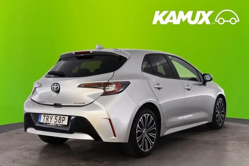 Begagnad Toyota Corolla 122 HK (89 kW) 2020 Silver/grå Halvkombi