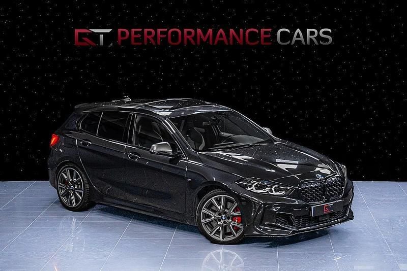Begagnad BMW M135 M Sport 306 HK (225 kW) 2023 Black sapphire metallic Halvkombi