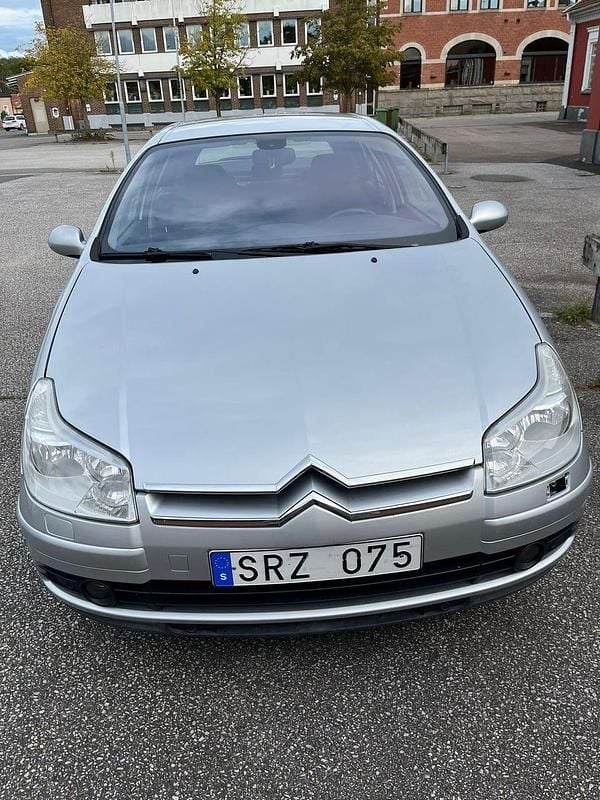Begagnad 2007 Citroën C5 Halvkombi | 18 000 kr (Marknadspris) - Bild 1/4