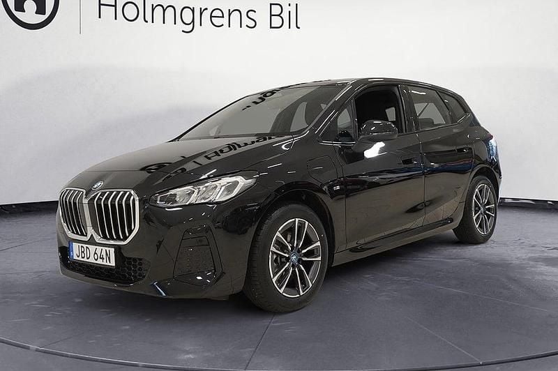 Begagnad BMW 225 Active Tourer Shadowline 136 HK (100 kW) 2024 Svart Minibuss
