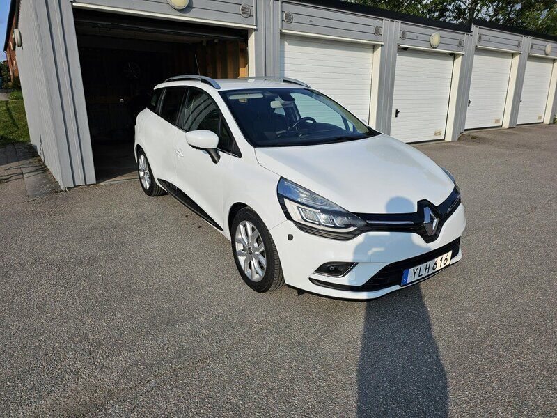 Vit Begagnad 2017 Renault Clio GrandTour Intens Kombi | 99 000 kr (Marknadspris) - Bild 1/4