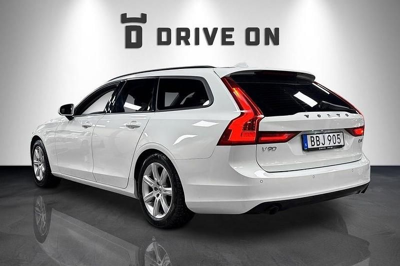 Begagnad Volvo V90 Kinetic 190 HK (139 kW) 2018 Vit Kombi