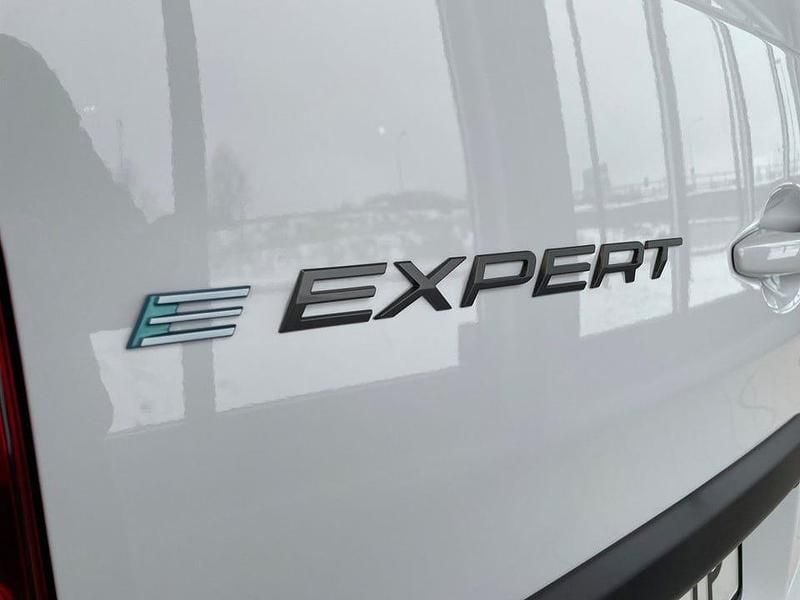 Begagnad Peugeot e-Expert 100 kW (136 HK) 2024 Vit Van