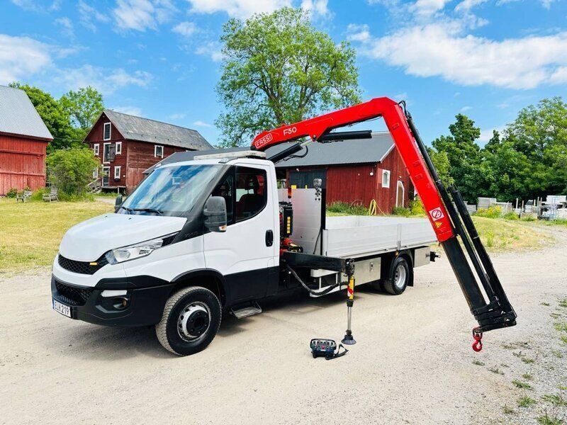Vit Begagnad 2015 Iveco Daily Van | 618 750 kr - Bild 1/4