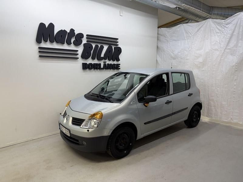 Ljusgrå Begagnad 2005 Renault Modus Minibuss | 24 900 kr (Marknadspris) - Bild 1/4