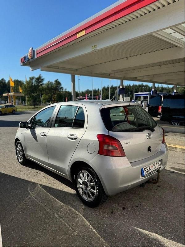 Begagnad 2006 Toyota Yaris Halvkombi | 29 900 kr - Bild 1/4