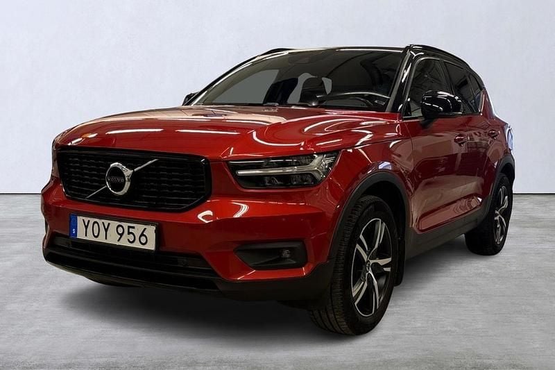 Röd Begagnad 2018 Volvo XC40 R-Design SUV | 249 900 kr (Marknadspris) - Bild 1/4