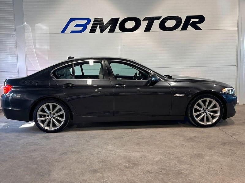 Begagnad BMW 530 M Sport 245 HK (180 kW) 2010 Grå Sedan