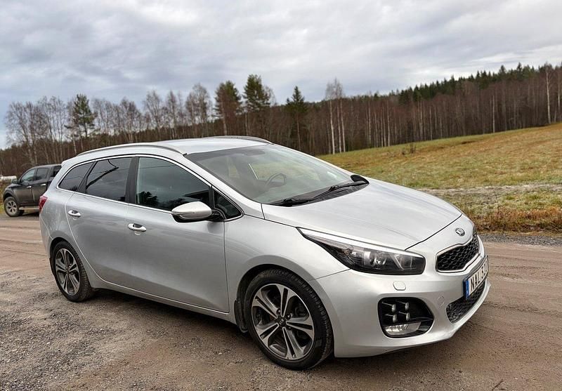 Grå Begagnad 2016 Kia Ceed Sportswagon GT-Line Kombi | 65 000 kr (Bra pris) - Bild 1/4