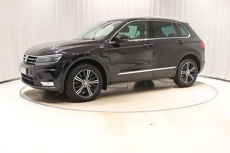 Begagnad VW Tiguan 180 HK (132 kW) 2016 Deep black pärleffekt SUV