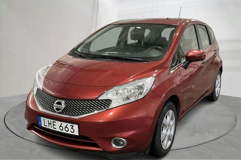 Mörkröd Begagnad 2014 Nissan Note | 49 000 kr (Bra pris) - Bild 1/4