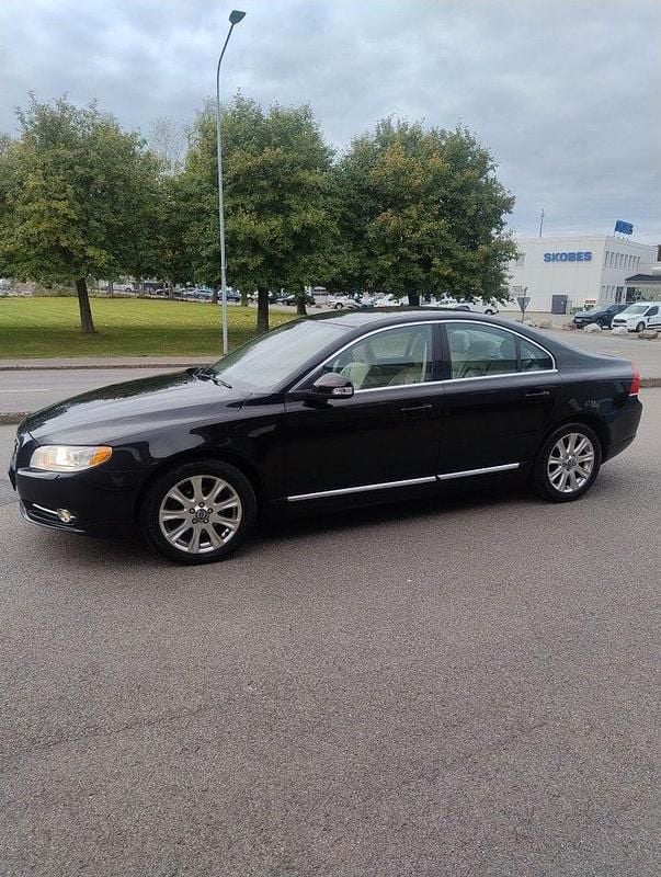 Svart Begagnad 2011 Volvo S80 Summum Sedan | 56 900 kr (Dyr) - Bild 1/4