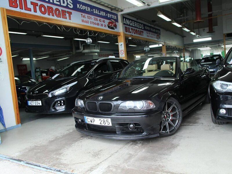Svart Begagnad 2000 BMW 323 Cabriolet Cab | 69 999 kr (Marknadspris) - Bild 1/4