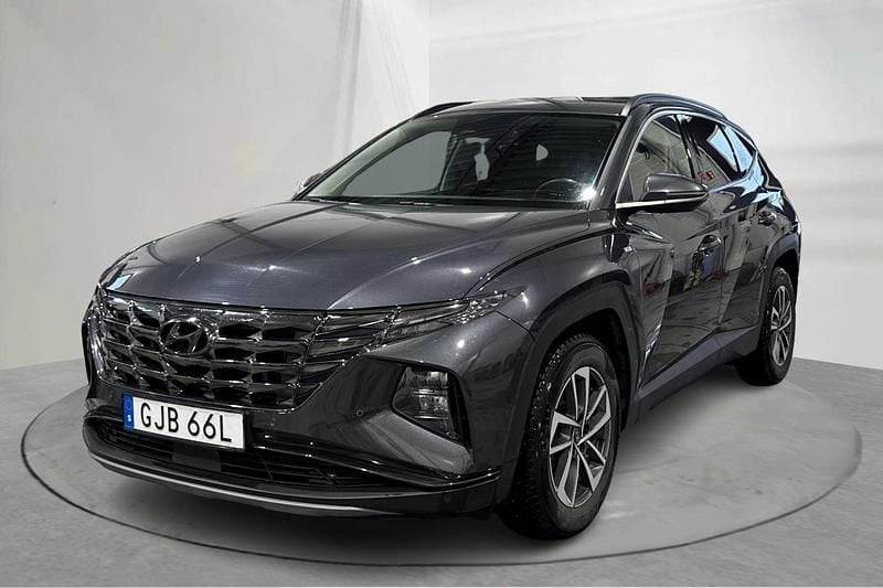 Grå Begagnad 2023 Hyundai Tucson SUV | 239 000 kr (Superpris) - Bild 1/4