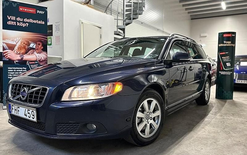 Begagnad Volvo V70 Momentum 179 HK (131 kW) 2012 Blå Kombi