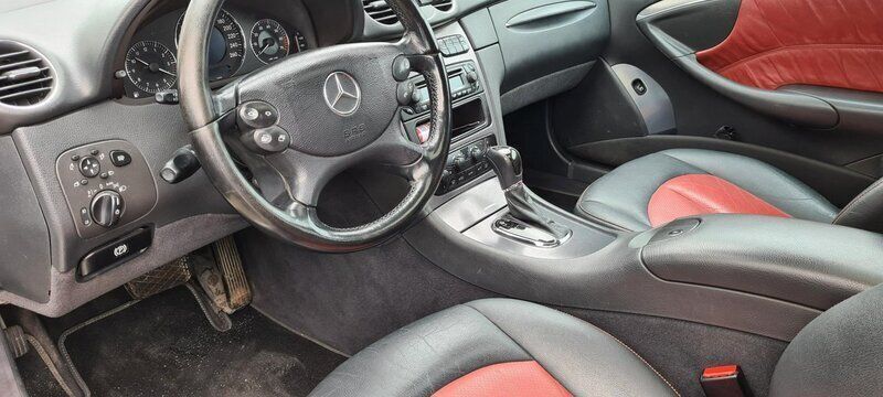 Silver Begagnad 2003 Mercedes CLK320 Avantgarde Sportkupé | 45 000 kr (Superpris) - Bild 1/4