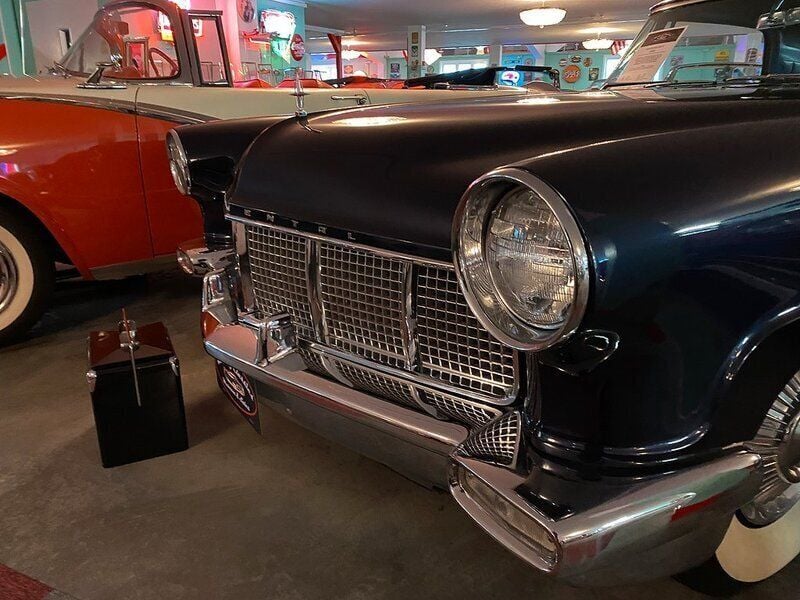 Begagnad Lincoln Continental 300 HK (220 kW) 1956 Mörkblå Sedan