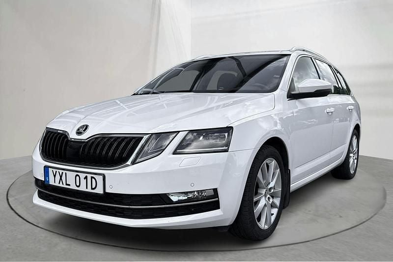 Vit Begagnad 2020 Skoda Octavia | 160 000 kr - Bild 1/4