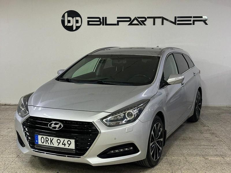 Silver Begagnad 2015 Hyundai i40 Kombi | 79 900 kr (Marknadspris) - Bild 1/4