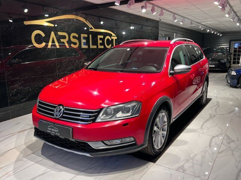 Röd Begagnad 2015 VW Passat Alltrack Kombi | 84 800 kr (Marknadspris) - Bild 1/4