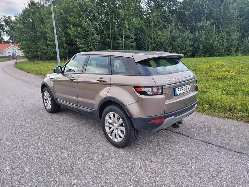 Begagnad Land Rover Range Rover evoque Pure 150 HK (110 kW) 2015 Grå SUV