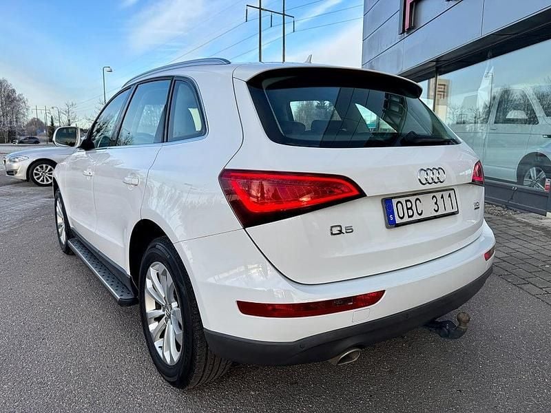 Begagnad Audi Q5 177 HK (130 kW) 2013 Ibis vit SUV