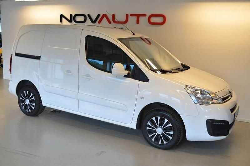 Vit Begagnad 2017 Citroën Berlingo Van | 104 900 kr (Lite dyr) - Bild 1/4