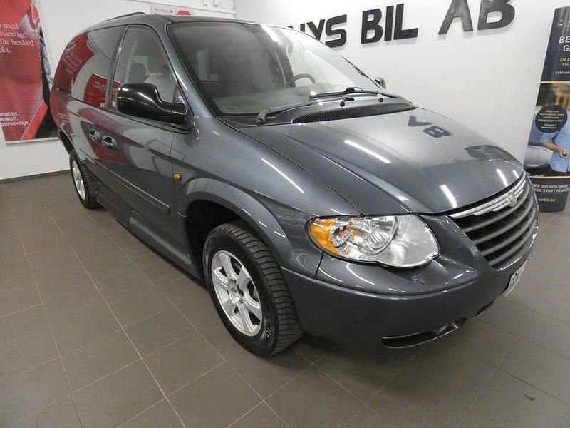 Grön Begagnad 2007 Chrysler Town & Country Minibuss | 29 900 kr (Marknadspris) - Bild 1/4