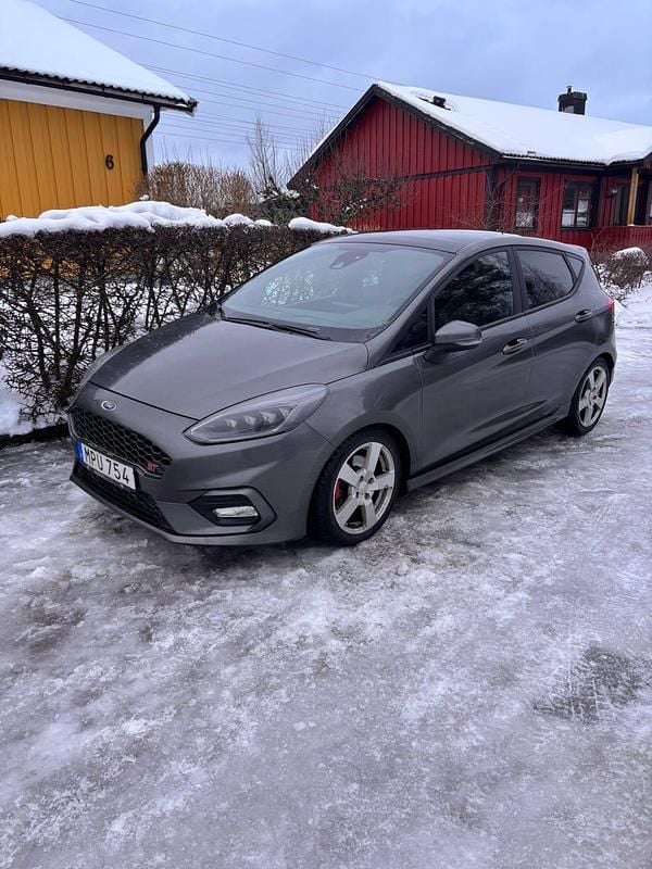 Begagnad 2019 Ford Fiesta ST | 195 000 kr (Marknadspris) - Bild 1/4