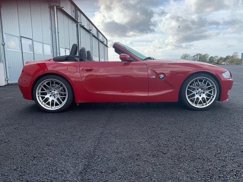 Begagnad BMW Z4 M 343 HK (252 kW) 2008 Röd Cab