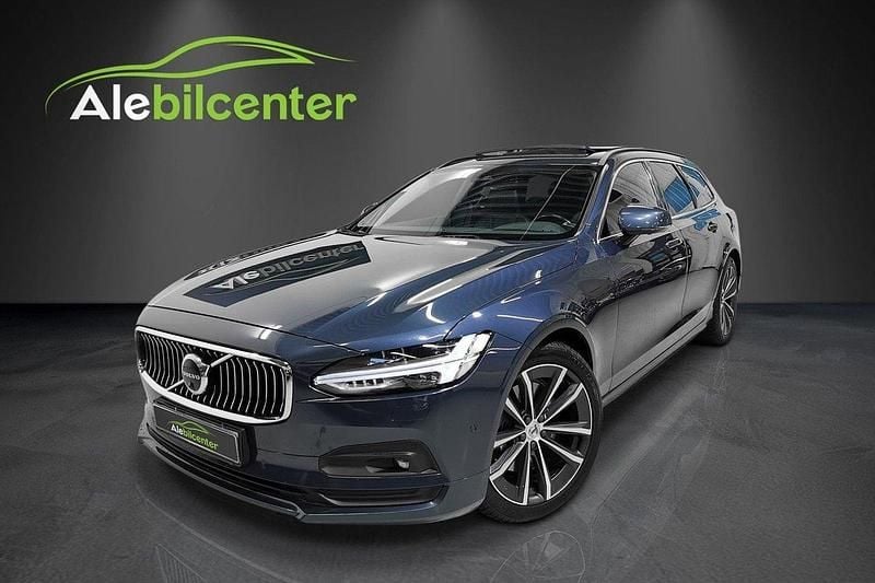Mörkblå Begagnad 2021 Volvo V90 Momentum Kombi | 249 900 kr (Lite dyr) - Bild 1/4