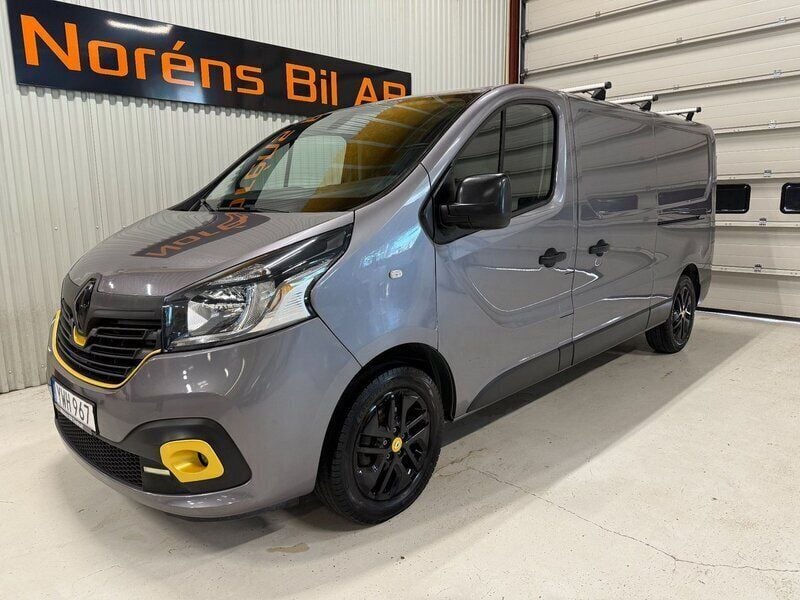 Grå Begagnad 2018 Renault Trafic Van | 159 000 kr (Marknadspris) - Bild 1/4