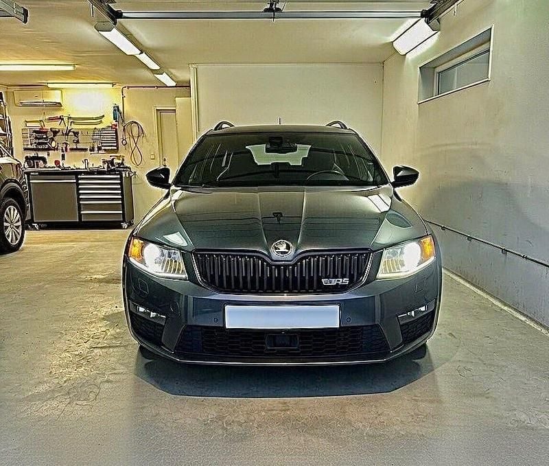 Begagnad Skoda Octavia RS 184 HK (135 kW) 2016 Metallic Halvkombi