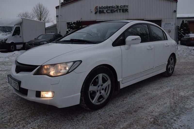 Vit Begagnad 2006 Honda Civic Hybrid Sedan | 49 900 kr (Bra pris) - Bild 1/4