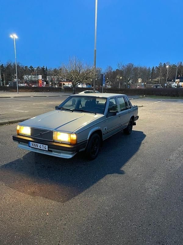 Begagnad 1988 Volvo 740 Sedan | 37 000 kr - Bild 1/4