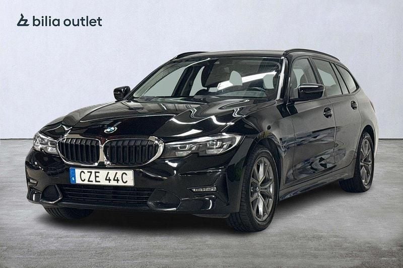 Svart Begagnad 2021 BMW 320 Sport Line Kombi | 309 900 kr (Bra pris) - Bild 1/3