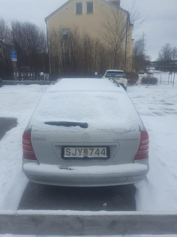 Begagnad Mercedes C200 163 HK (119 kW) 2002