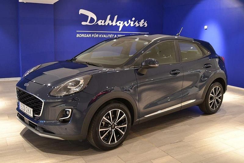 Blå Begagnad 2021 Ford Puma Gen-E SUV | 209 000 kr (Marknadspris) - Bild 1/3