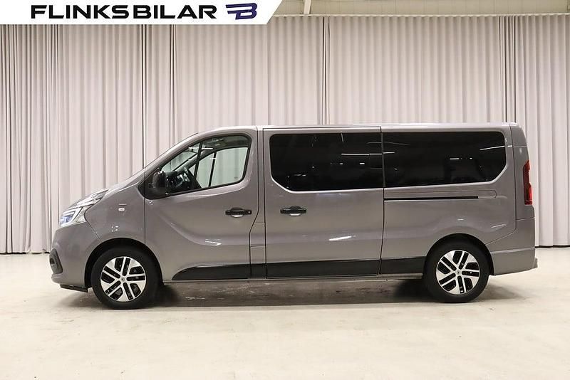 Grå Begagnad 2020 Renault Trafic SE Minibuss | 348 750 kr (Bra pris) - Bild 1/4