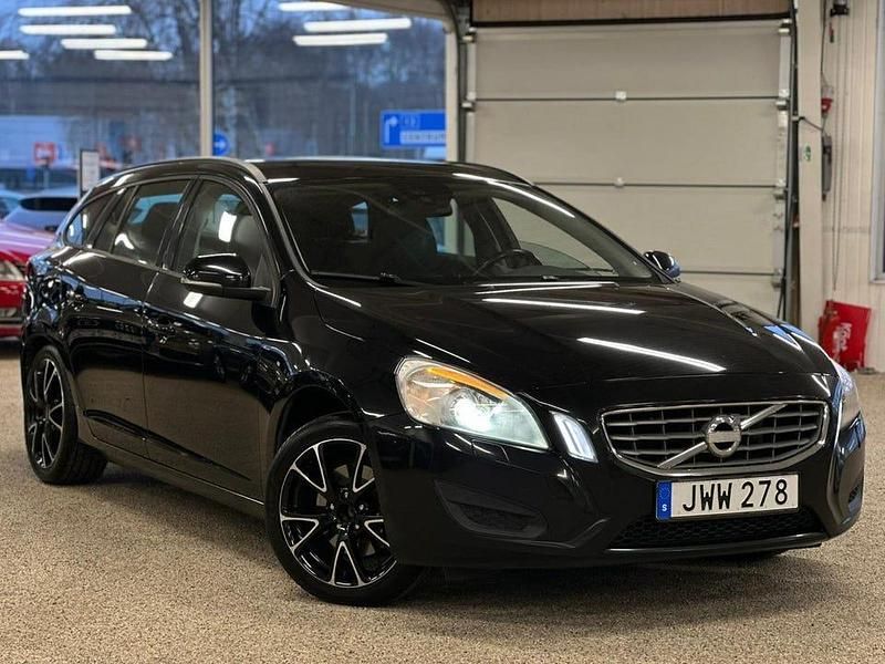 Svart Begagnad 2012 Volvo V60 Kinetic Kombi | 89 990 kr (Marknadspris) - Bild 1/4