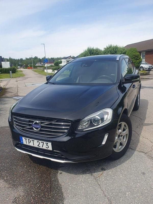 Svart Begagnad 2017 Volvo XC60 Standard SUV | 237 000 kr (Bra pris) - Bild 1/4