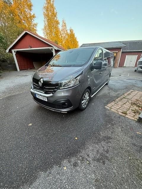 Grå Begagnad 2016 Renault Trafic Van | 189 000 kr (Dyr) - Bild 1/4