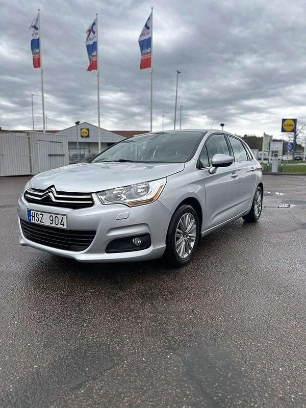 Begagnad Citroën C4 120 HK (88 kW) 2013 Silver Halvkombi