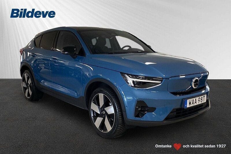 Blå Begagnad 2022 Volvo EC40 Ultimate SUV | 444 900 kr (Marknadspris) - Bild 1/4