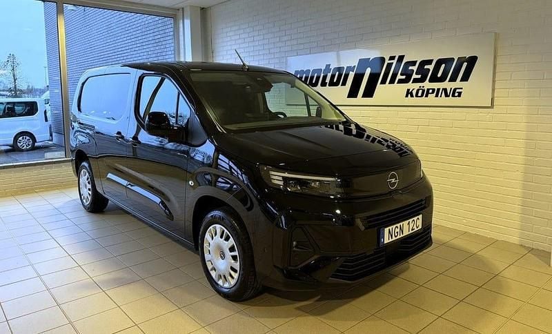 Svart Ny 2025 Opel Combo Elite Van | 399 875 kr (Marknadspris) - Bild 1/4