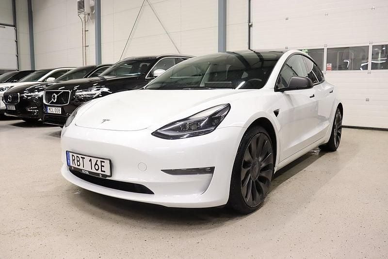 Begagnad Tesla Model 3 Performance 377 kW (513 HK) 2022 Vit Sedan