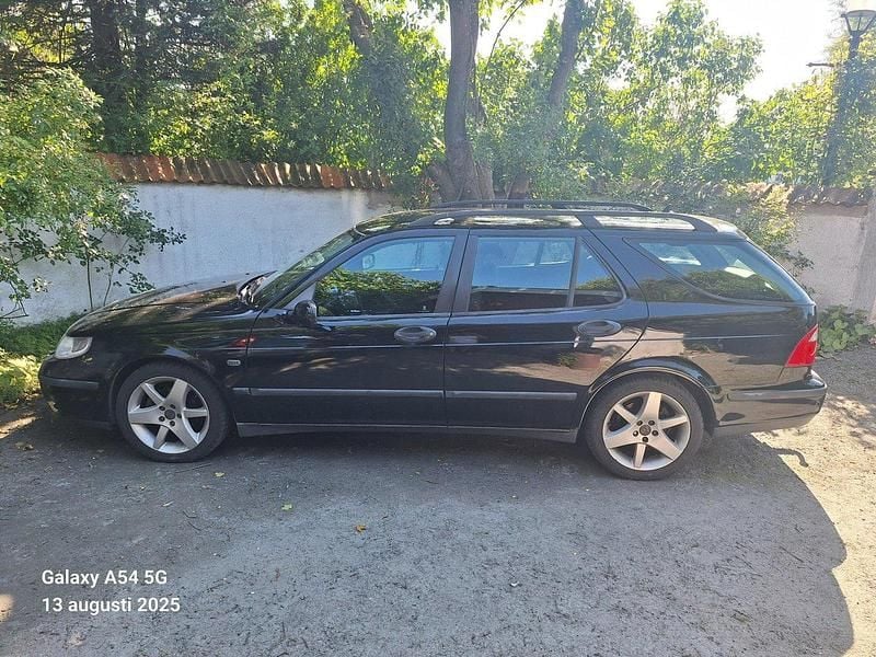 Svart Begagnad 2004 Saab 9-5 Linear Kombi | 15 000 kr (Bra pris) - Bild 1/3