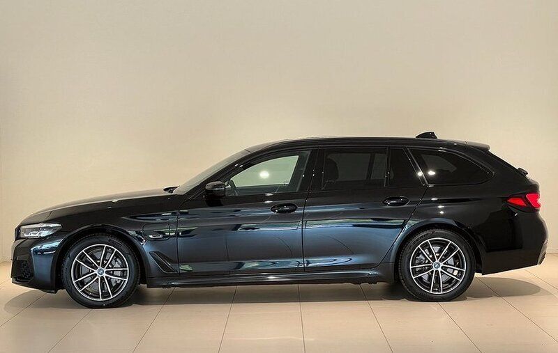 Såld BMW 530 535 e xDrive LCI, M-S., begagnad 2023, 1 240 mil i ...