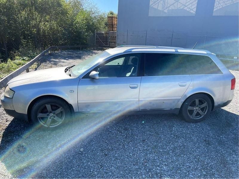 Silver Begagnad 2003 Audi A6 Kombi | 16 500 kr (Marknadspris) - Bild 1/4